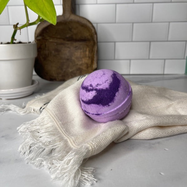 Seashore Sandalwood (Sandalwood and Vanilla) Foaming Jumbo Bath Bomb